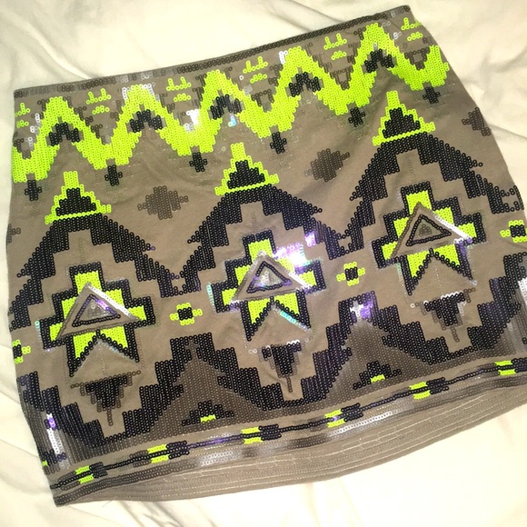 Express geometric sequin mini shirt NWOT - Picture 1 of 7